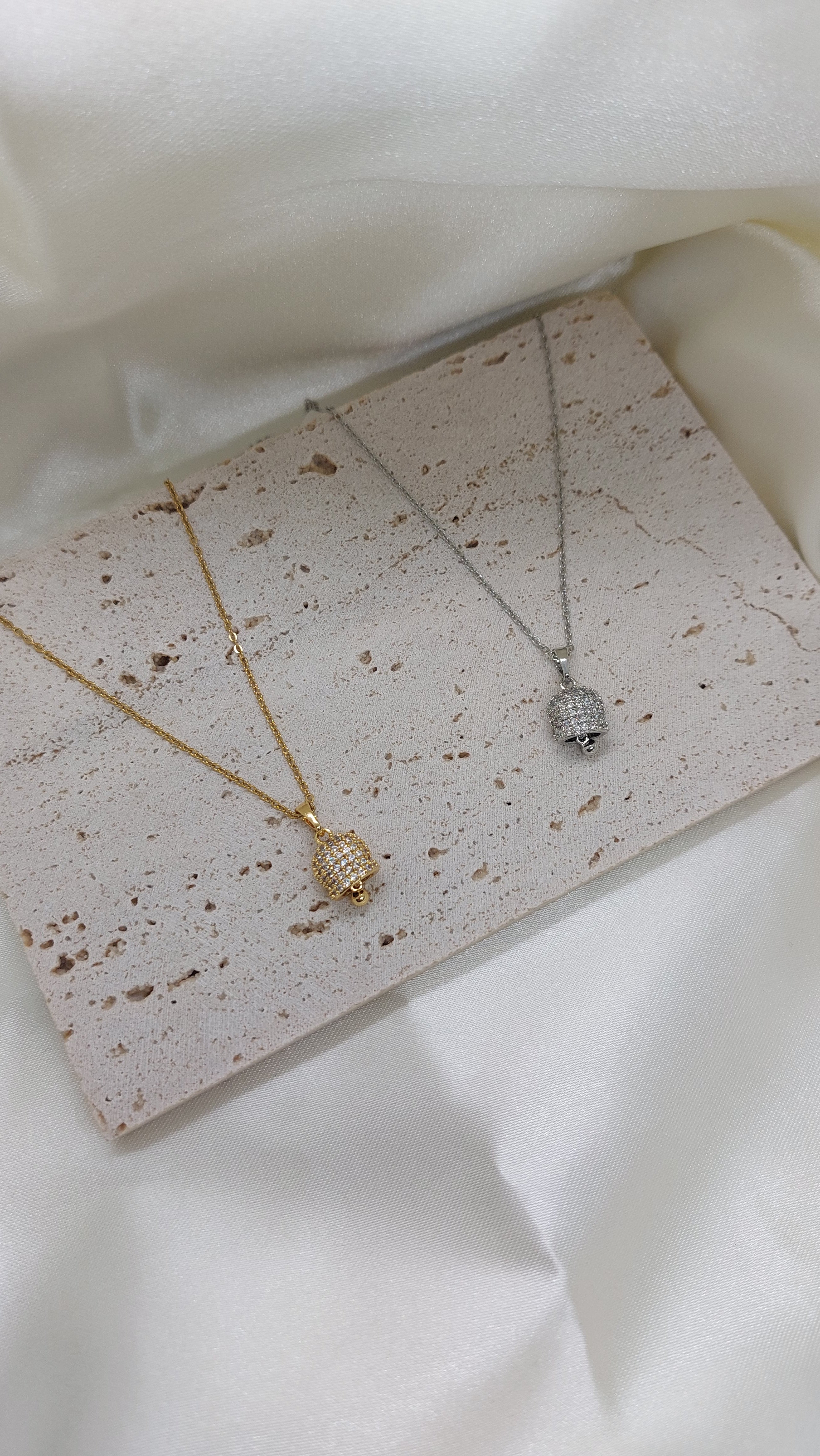 Collana "Campanella"